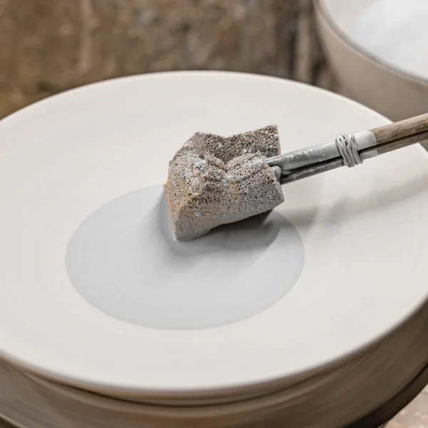 Custom Ceramics Manufacturer with Brushing Crafts