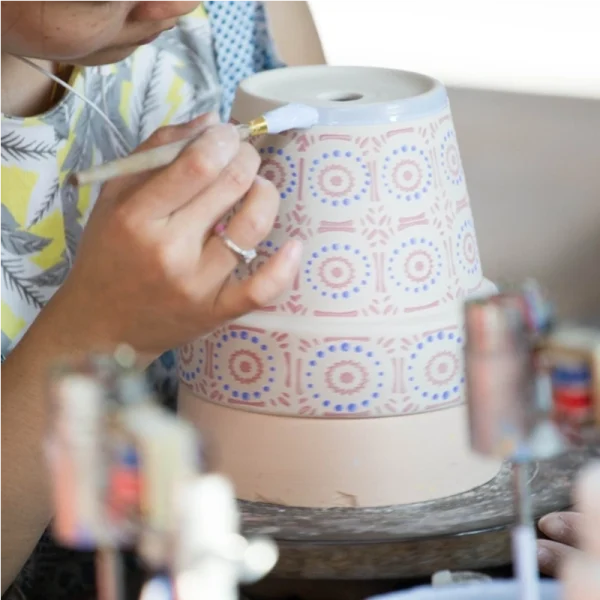 Custom Ceramics Manufacturer with Hand-Painting Crafts