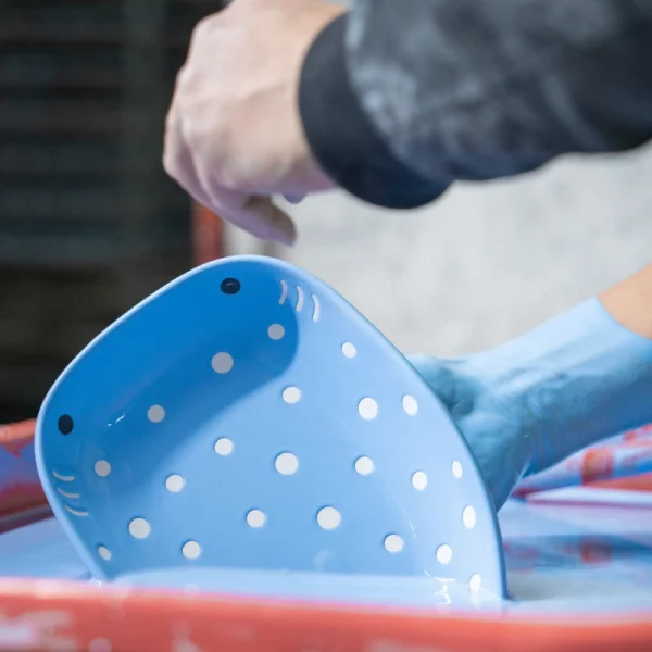 Custom Ceramics Manufacturer with Resist Technique Crafts