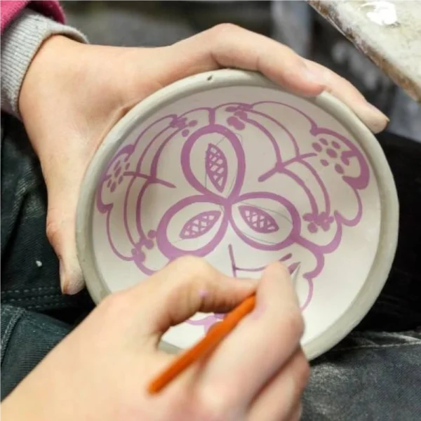 Custom Ceramics Manufacturer with Underglaze